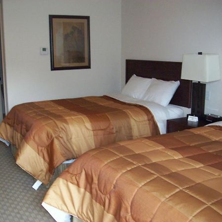 ווקשה Price Pointe Inn מראה חיצוני תמונה