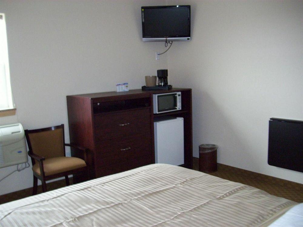 ווקשה Price Pointe Inn מראה חיצוני תמונה