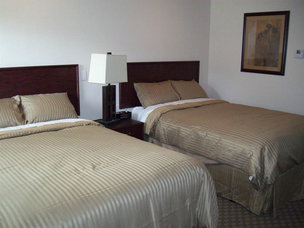 ווקשה Price Pointe Inn מראה חיצוני תמונה