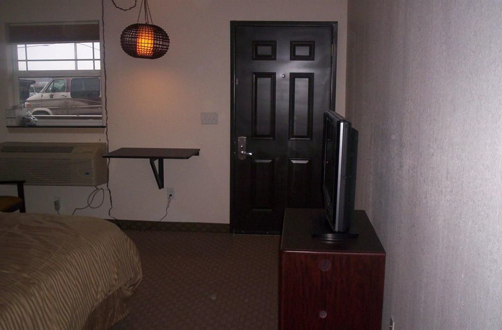 ווקשה Price Pointe Inn מראה חיצוני תמונה