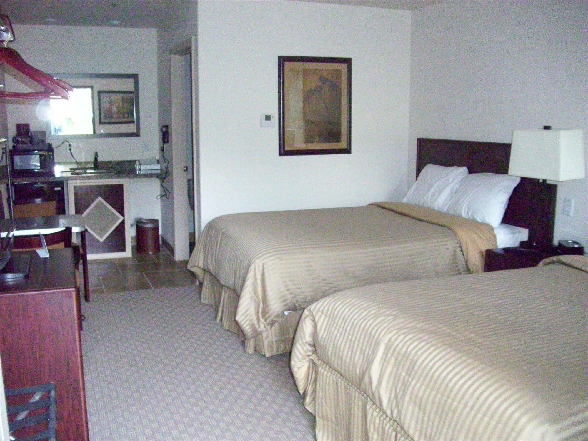 ווקשה Price Pointe Inn מראה חיצוני תמונה
