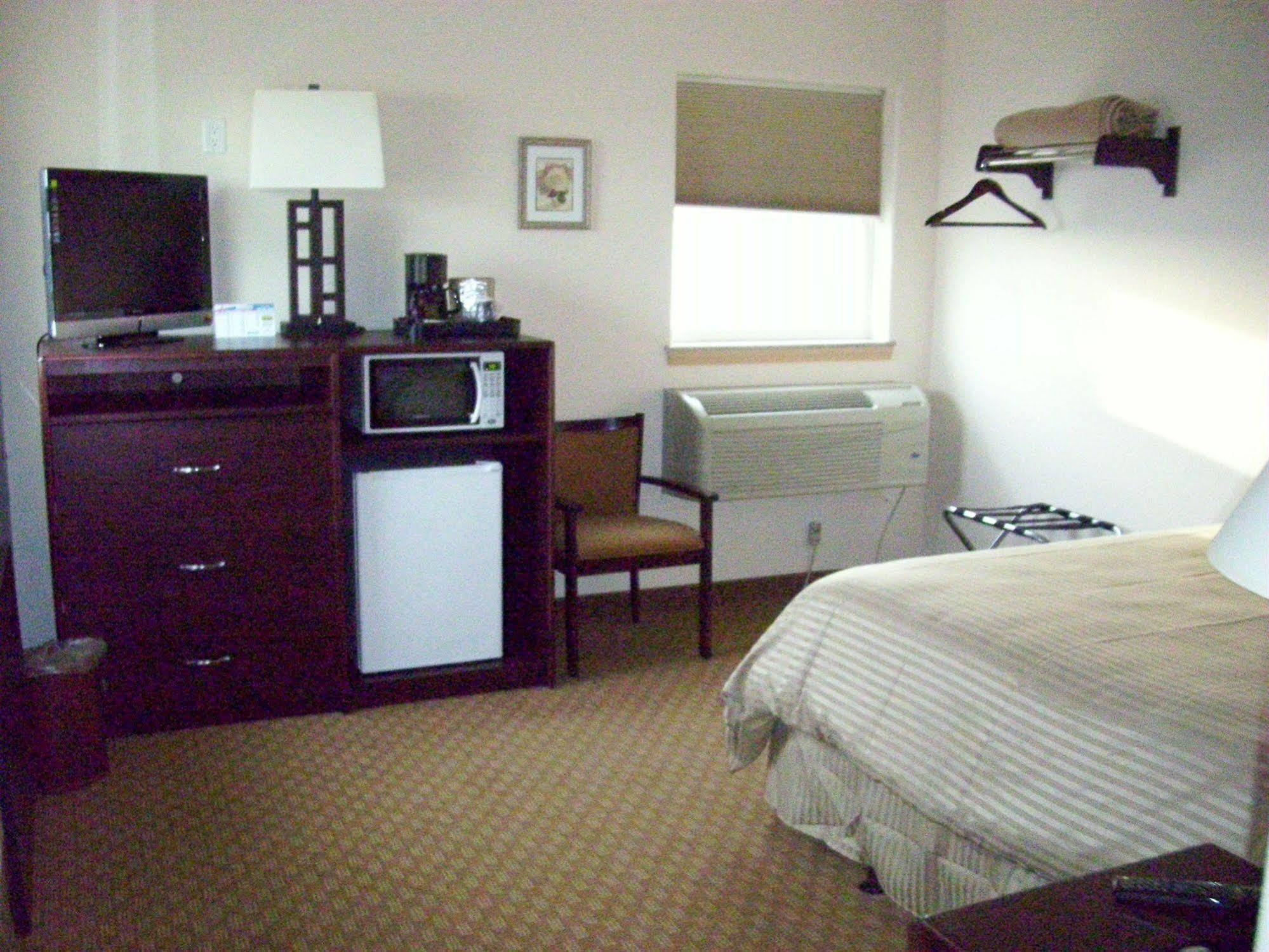 ווקשה Price Pointe Inn מראה חיצוני תמונה