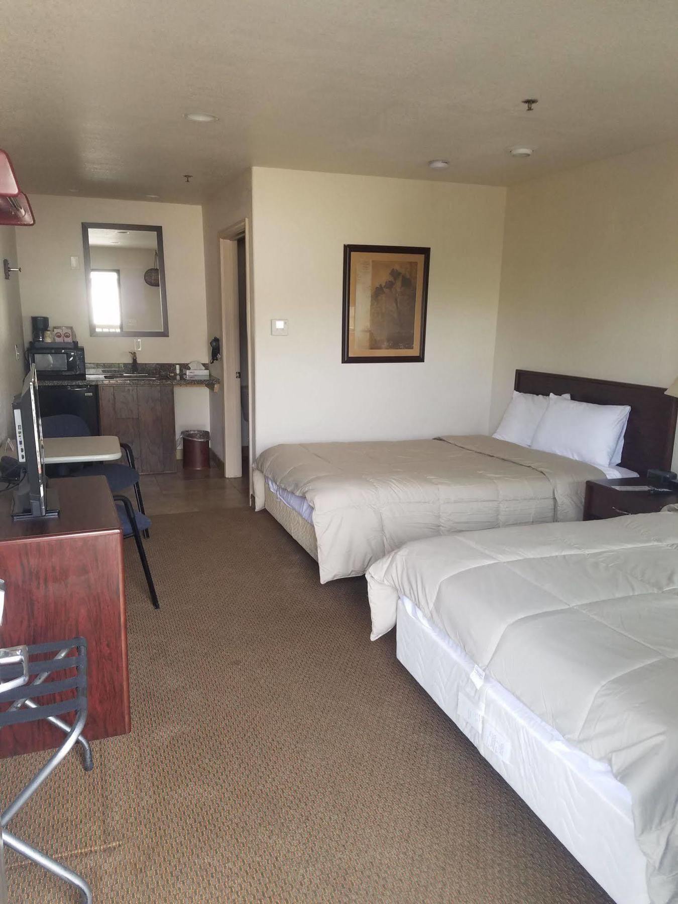 ווקשה Price Pointe Inn מראה חיצוני תמונה