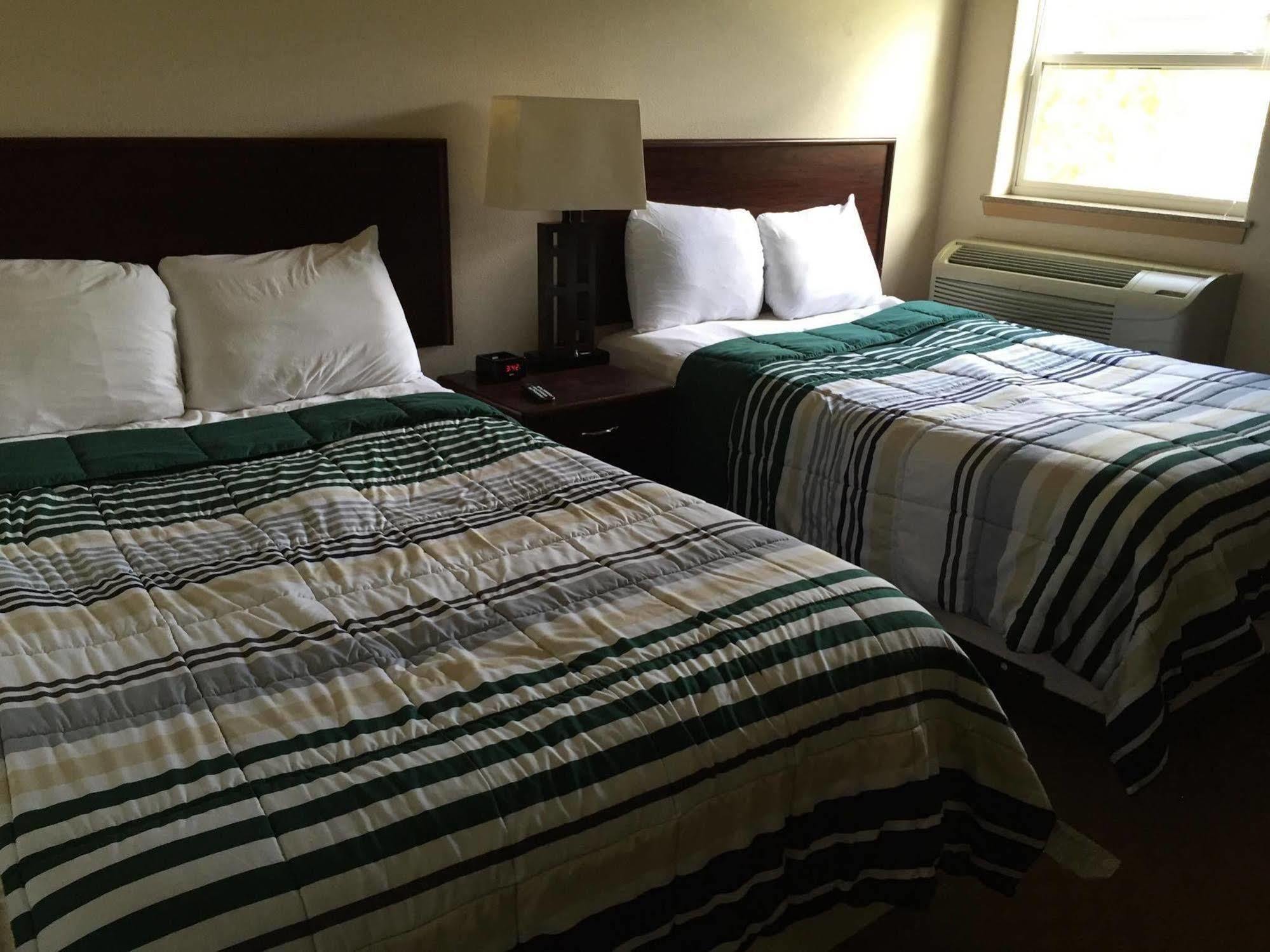 ווקשה Price Pointe Inn מראה חיצוני תמונה