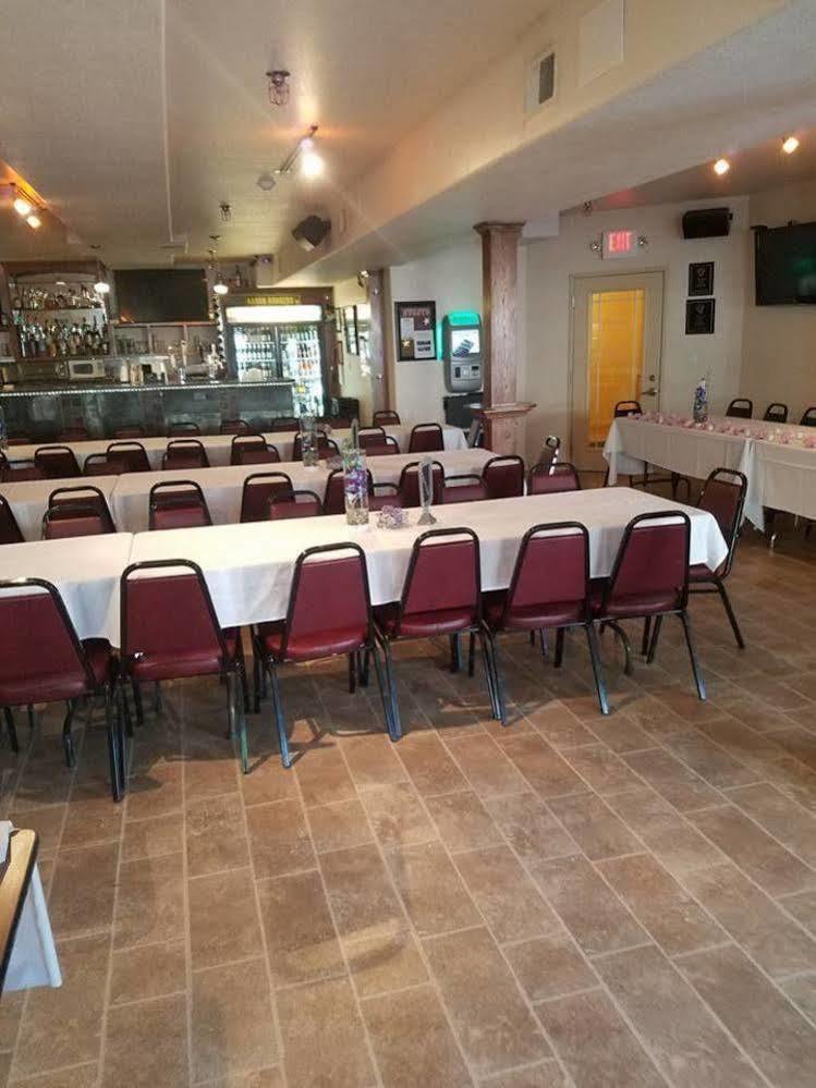 ווקשה Price Pointe Inn מראה חיצוני תמונה
